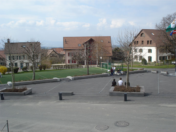 Aménagement de la place du village